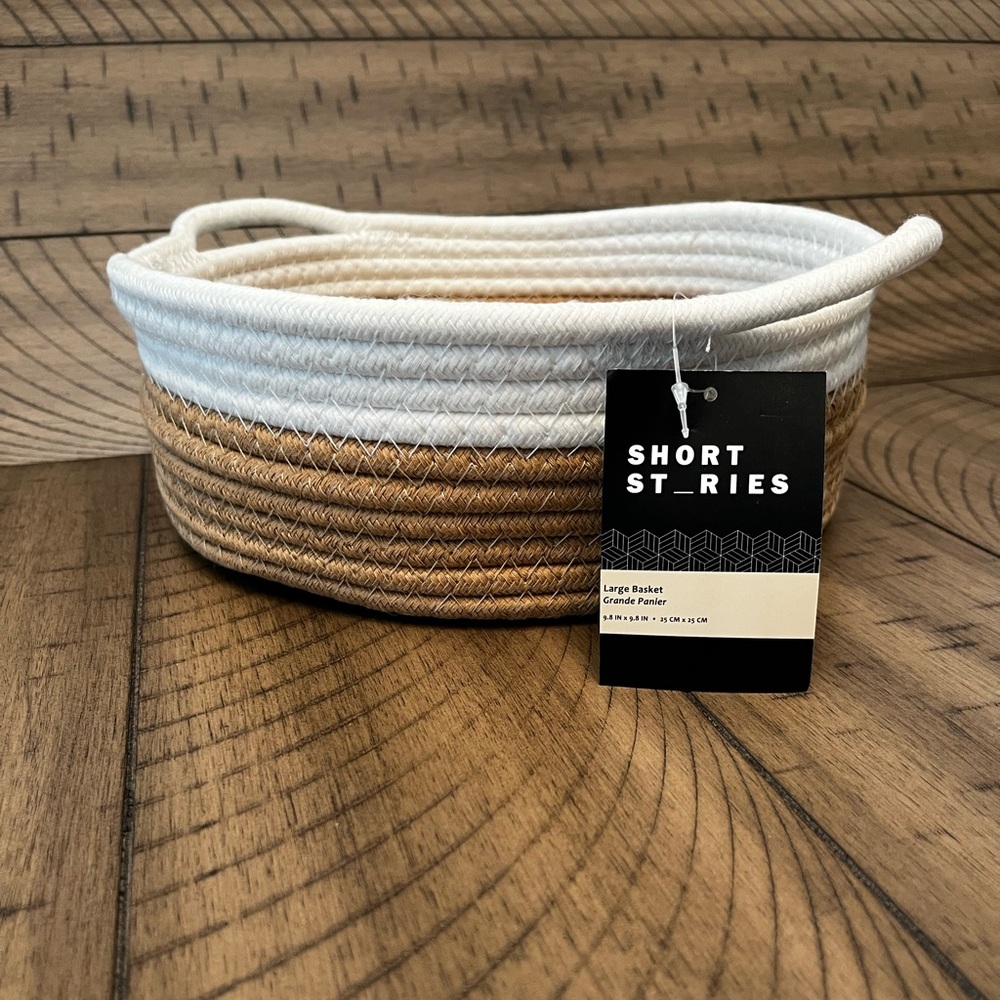 Short Stories Rope Basket. NWT